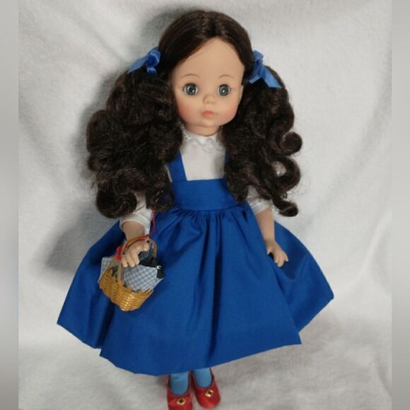 Madame Alexander Dorothy Doll - Picture 2 of 8